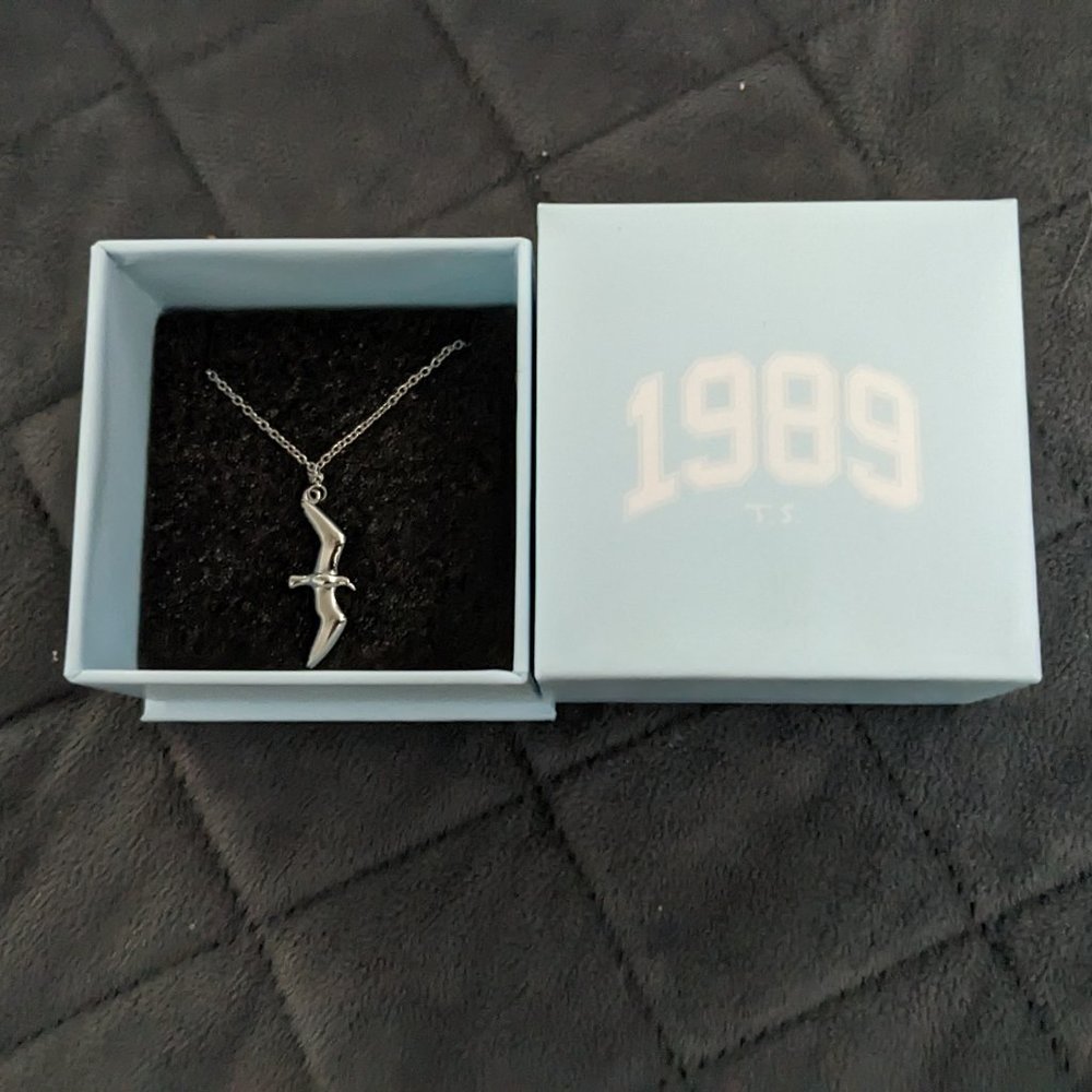 Taylor Swift 1989 era seagull necklace